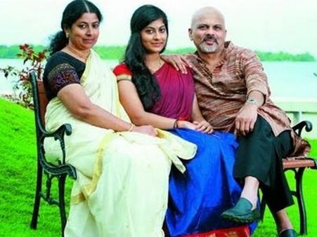 പഠനം പാതിവഴിയിലാക്കി ജലജയുടെ മകള്‍ സിനിമയിലേക്ക്