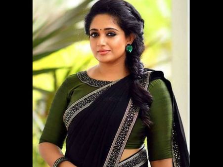 സിനിമ കാരണം എനിക്ക് ജീവിതത്തില്‍ പലതും നഷ്ടപ്പെട്ടു എന്ന് കാവ്യ മാധവന്‍