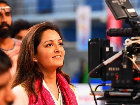 മഞ്ജു തമിഴിലേക്ക്, ആരായിരിക്കും നായകന്‍, അത് സര്‍പ്രൈസ്!