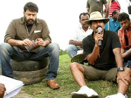 മോഹന്‍ലാല്‍ ഡബിള്‍ റോളില്‍ മാത്രമല്ല, മേജര്‍ രവി ചിത്രം അടുത്ത വര്‍ഷം ആദ്യം!