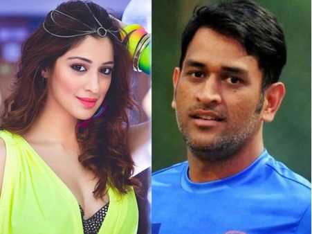 എന്നോട് മാത്രമല്ല, പലരുമായും ധോണിയ്ക്ക് ബന്ധമുണ്ടായിരുന്നു; വെളിപ്പെടുത്തലുമായി റായി ലക്ഷ്മി