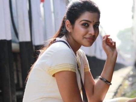 തമിഴ് നടി സത്‌ന രഹസ്യമായി വിവാഹം കഴിച്ചു, വിവാഹം വരന്റെ നിര്‍ബന്ധത്തിന് വഴങ്ങിയോ?