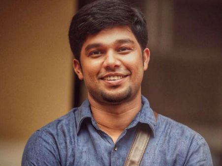 ആദ്യമായി കാണുന്നവര്‍ക്ക് ജാഡക്കാരന്‍, കൂട്ടുകാര്‍ക്ക് ഞാനൊരു ചളിയനാണ് എന്ന് ഷറഫുദ്ദീന്‍