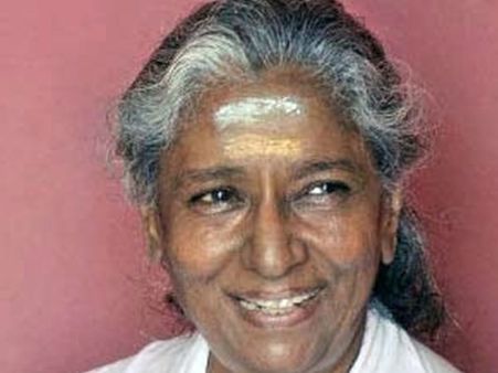 എസ് ജാനകി സംഗീത ജീവിതം അവസാനിപ്പിക്കുന്നു, അവസാനം പാടിയത് 'പത്ത് കല്‍പ്പന'കള്‍ക്ക് വേണ്ടി