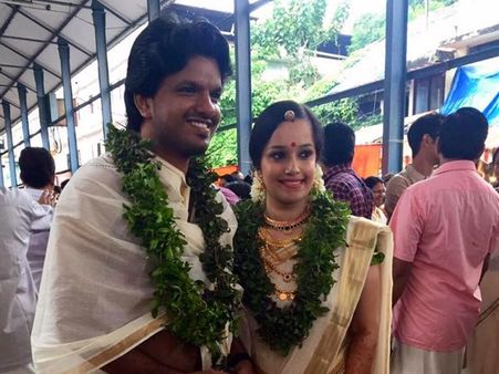പിന്നണി ഗായകനും മസാല കോഫി ബാന്റ് അംഗവുമായ സൂരജ് സന്തോഷ് വിവാഹിതനായി, ഫോട്ടോസ്