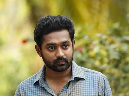 ഞാന്‍ അറിയുക പോലും ചെയ്യാത്ത കാര്യം, സോഷ്യല്‍ മീഡിയ എന്നെ വേട്ടയാടി കൊത്തി പറിച്ചു; ആസിഫ് അലി