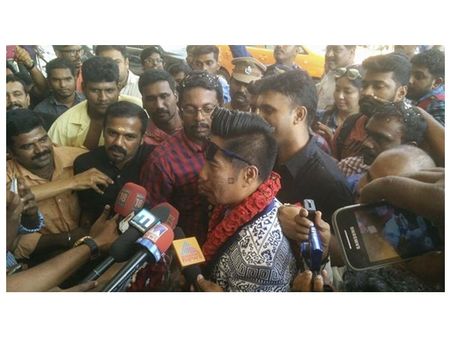 പുലിമുരുകന്‍ കാണാന്‍ ഒടുവില്‍ പീറ്റര്‍ ഹെയിന്‍ തിരുവനന്തപുരത്തെത്തി!