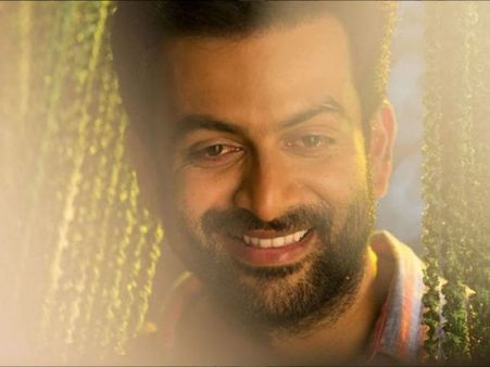 പിറന്നാള്‍ സ്‌പെഷ്യല്‍; മലയാളത്തിന്റെ അടുത്ത സൂപ്പര്‍സ്റ്റാര്‍ പൃഥ്വിരാജ് തന്നെ!!