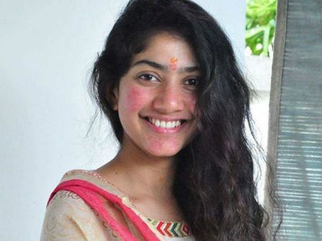 തമിഴില്‍ വിജയ് യും ഇല്ല, അജിത്തും ഇല്ല; സായി പല്ലവിയ്ക്ക് ഹാസ്യനടന്‍ നായകന്‍ !!