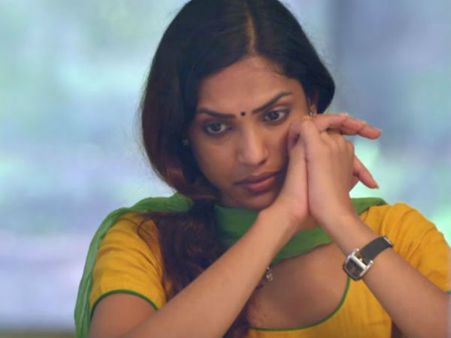 ആ സംഭവത്തില്‍ എന്റെ അച്ഛനും അമ്മയും അസ്വസ്ഥരായിരുന്നു; ശ്രുതി മേനോന്‍ പറയുന്നു