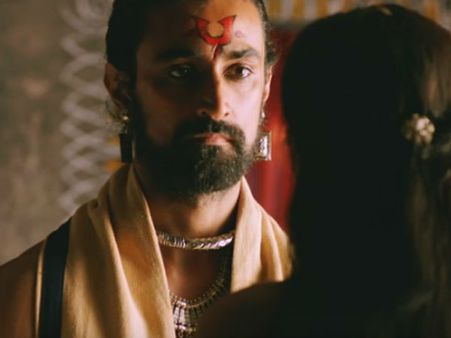 ഈ ചന്തു ശരിയ്ക്കും ചതിയനാണോ... മോഹന്‍ലാലിനെയും വേണ്ടി വന്നാല്‍ മമ്മൂട്ടിയെയും തോത്പിക്കുമോ?