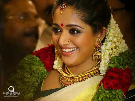 കാവ്യയ്‌ക്കെതിരെ യൂട്യൂബില്‍ പ്രത്യക്ഷപ്പെട്ട സ്ത്രീ ശബ്ദം ആരുടേതായിരുന്നു??