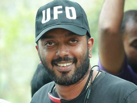 എഡിറ്റര്‍ സംവിധായകന്റെ വേഷമണിയുന്ന ചിത്രമാണ് 10 കല്‍പനകള്‍