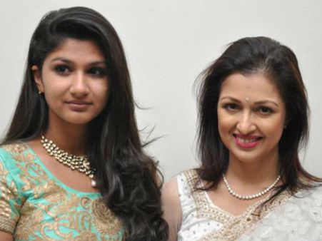 കമലുമായി വേര്‍പിരിഞ്ഞ ഗൗതമി മകളെ അഭിനയിപ്പിക്കാന്‍ വിടുന്നു?