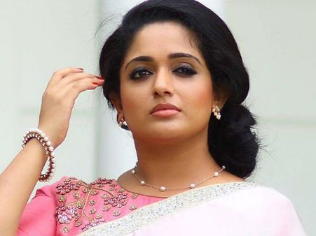 ചെയ്യുന്ന സിനിമകളെല്ലാം പരാജയം, പുതിയ നായകന്മാര്‍ക്ക് തന്നെ വേണ്ട എന്ന് കാവ്യ മാധവന്‍