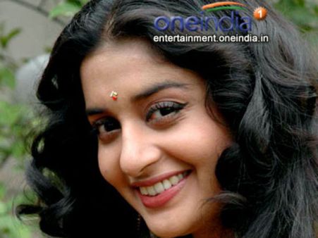 മീരാ ജാസ്മിന്റെ തിരിച്ചു വരവ് മലയാള സിനിമയ്ക്ക് ഉണര്‍വ്വ് പകരുമോ???