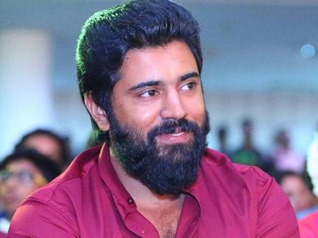 ഇത് ആദ്യമായി, നിവിന്‍ പോളിയുടെ സഖാവുമായി ഏറ്റുമുട്ടുന്നത് മറ്റൊരു യുവതാരം!