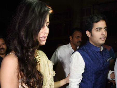 കത്രീനകൈഫിന്റെ പുതിയ കാമുകന്‍ മുകേഷ് അംബാനിയുടെ മകന്‍ ?