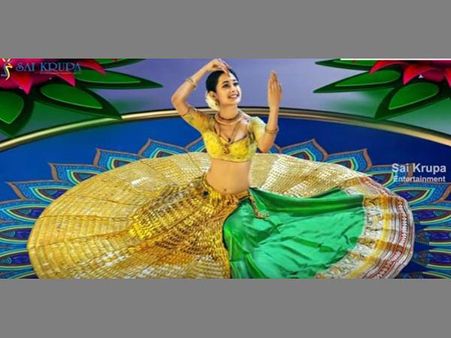 ഇത് സത്യമോ? ഒരു ഗാനരംഗത്തില്‍ മാത്രം നടി ധരിച്ചത് 14 കിലോ സ്വര്‍ണ്ണത്തില്‍ പൊതിഞ്ഞ ലെഹങ്ക