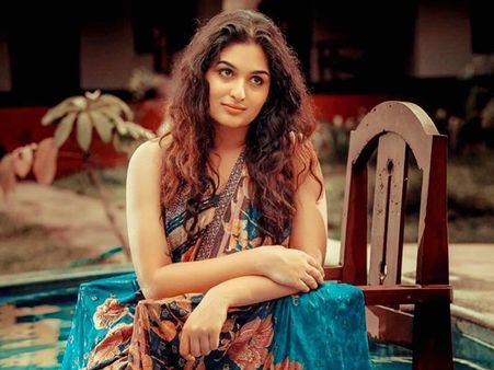 വലിയ മോഹങ്ങള്‍ ഒന്നുമില്ല, ഞാന്‍ പോസിറ്റീവായി ചിന്തിക്കുന്ന ആളാണ്, പ്രയാഗ മാര്‍ട്ടിന്‍