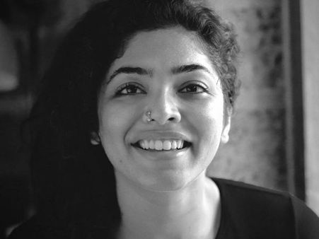 മേക്കപ്പ് ഇട്ട് സ്‌റ്റേജില്‍ കയറുന്നതിന് തൊട്ടുമുമ്പ് ഭീഷണി; റിമ കല്ലിങ്കില്‍ പിന്നെ എന്ത് ചെയ്തു?