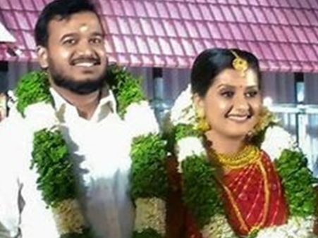 നടി സരയുവും സനല്‍ വി ദേവും വിവാഹിതരായി, വിവാഹ ചിത്രങ്ങള്‍ കാണാം
