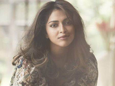 ആണത്വമുള്ള പെണ്‍കുട്ടി, ട്രെന്റി ബൈക്കര്‍ അമല പോളിനെ കുറിച്ച് പറയുന്നത്