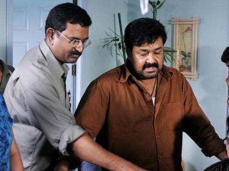 ഇതില്‍ ഒരക്ഷരം മാറ്റിയെഴുതിയാല്‍ ഞാന്‍ ഈ സിനിമയില്‍ അഭിനയിക്കില്ല; ബ്ലെസിയോട് മോഹന്‍ലാല്‍ പറഞ്ഞത്