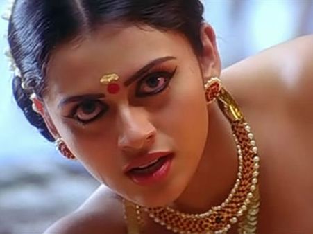 കസ്റ്റഡിയിലായ നടി ധന്യ സിനിമയില്‍ എത്തിയതും 'തിരുടി' ആയിട്ട് ; മമ്മൂട്ടി ചിത്രത്തിലെ യക്ഷി