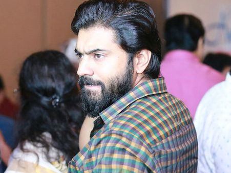 തുടക്കം മിന്നി നിന്നു, പിന്നെ മുങ്ങി നടന്നു... നിവിന്‍ പോളിയ്ക്ക് 2016 എങ്ങനെയായിരുന്നു?