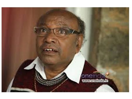 ''തിയേറ്ററിനുളളില്‍ അടിപിടിയുണ്ടാക്കുന്നത് ബുദ്ധി ജീവി ജാഡ കാണിക്കാന്‍''