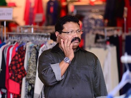 ഭാര്യ കൈയ്യിലേക്ക് വച്ച് തന്ന പണം, ടോമിച്ചന്‍ മുളകുപാടത്തെ കുറിച്ച് അറിയാത്ത കാര്യങ്ങള്‍