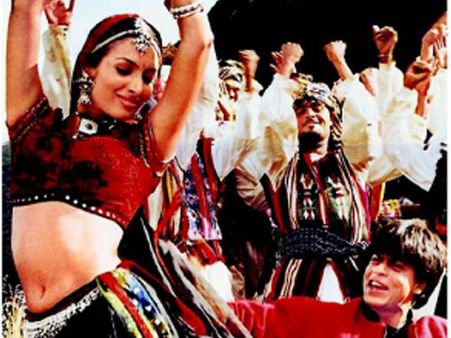 ദില്‍സേയിലെ ആ ഗാനം ഷൂട്ട് ചെയ്തത് ഏറെ കഷ്ടപ്പെട്ട്, ട്രെയിനിന് മുകളിലെ ഛയ്യയെക്കുറിച്ച് കിങ് ഖാന്‍