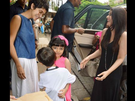 അഭിഷേകിന്റെയും ഐശ്വര്യയുടെയും മകള്‍ ആരാധ്യയും ആമിറിന്റെ മകന്‍ ആസാദും ഒരേ വേദിയില്‍...വീഡിയോ