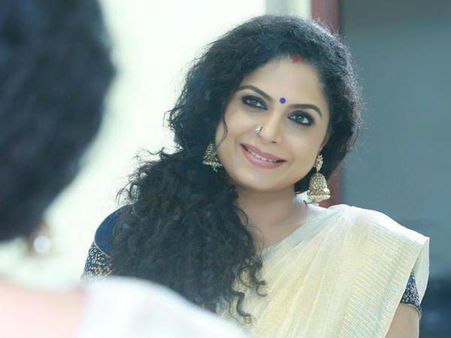 ഇതുവരെ സസ്‌പെന്‍സാക്കി വച്ച രഹസ്യമായിരുന്നു അത്; ആശ ശരത്