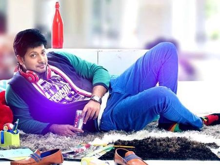 500 രൂപയുടെ വ്യാജപ്പകര്‍പ്പ്, യുവനടനും പണികിട്ടി, വ്യാജനെ തിരിച്ചറിയാനുള്ള മാര്‍ഗവും ഉപദേശിച്ച് താരം