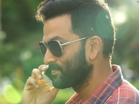മമ്മൂട്ടി സമ്മതിച്ചു, പൃഥ്വിരാജിന് പിന്നാലെ മറ്റൊരു യുവനടനും സംവിധാനരംഗത്തേക്ക്!