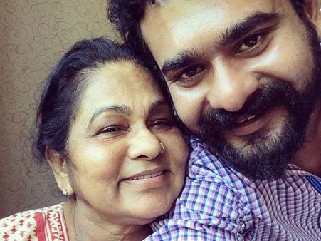 കൂടെ നില്‍ക്കേണ്ടവരാണ് മാറിനിന്ന് കുറ്റം പറയുന്നത് ഇങ്ങനെ പോയാല്‍ എങ്ങനെ ജീവിക്കുമെന്ന് കെപിഎസി ലളിത