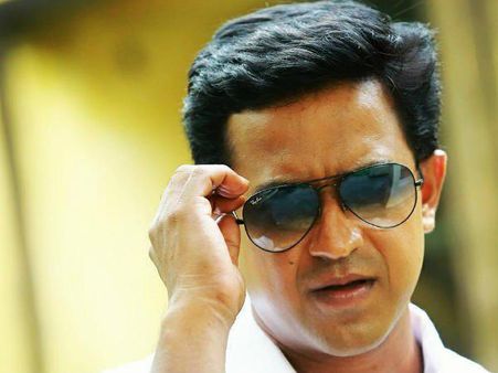 'എസ്എഫ്‌ഐക്കാരുടെ ചോര പൊടിഞ്ഞാല്‍...?' ജൂനിയര്‍ ആട് തോമയ്ക്ക് എസ്എഫ്‌ഐക്കാരന്റെ ഭീഷണി!!!