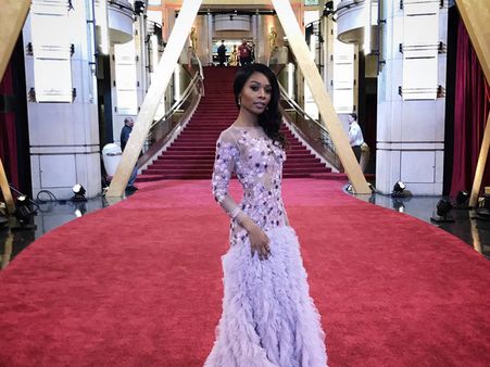 ഓസ്‌കാര്‍ പുരസ്‌കാര ചടങ്ങില്‍ നടന്ന ഫാഷന്‍ ഷോ, മികച്ച നടിയുടെ വസ്ത്രം കണ്ട് പ്രേക്ഷകര്‍ ഞെട്ടി