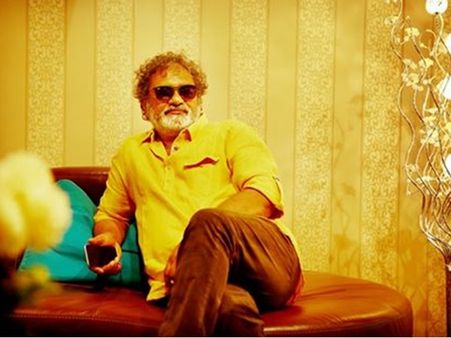 ജോയ് മാത്യു പറഞ്ഞതിലും കാര്യമില്ലാതില്ല, ഈ നടന്ന രണ്ട് സംഭവത്തിലും ധീരതയുണ്ട്, പക്ഷേ ഇതാണോ ധീരത?
