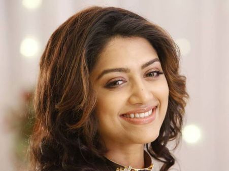 കാടിനുള്ളിലെ സാഹസീകതയ്ക്കായി മംമ്തയെത്തുന്നു!!! ഒപ്പം കൂടാന്‍ ഫഹദും!!!