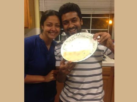 ജീവിതത്തില്‍ ഇതുവരെ ചുട്ട ദോശയുടെ കണക്കുമായി ജ്യോ, ഭാര്യയ്ക്ക് വേണ്ടി ദോശ ഉണ്ടാക്കി സൂര്യയും