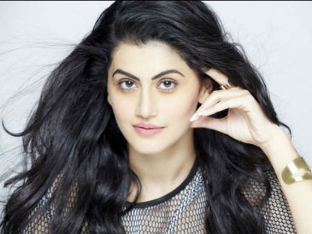 അക്ഷയ് കുമാറിനേക്കുറിച്ച് എത്ര പറഞ്ഞിട്ടും മതിയാകുന്നില്ല; തപ്‌സിക്ക് ആരാണ് അക്ഷയ്???