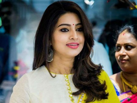 പ്രസവ ശേഷം തടി കൂടി, 10 കിലോ കുറയ്ക്കണമെന്ന് സംവിധായകന്‍, മെലിയുന്നതിനുള്ള തയ്യാറെടുപ്പില്‍ സ്നേഹ