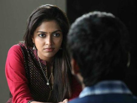 ധനുഷ് - അമലാപോള്‍ വീഡിയോ ഒന്നും മറയ്ക്കാതെ ട്വിറ്ററില്‍... ആരാധകർ കണ്ട് ഞെട്ടരുതെന്ന് മുന്നറിയിപ്പ്!