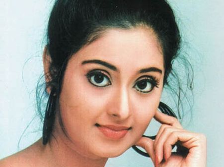 ആത്മഹത്യാഭീഷണി മുഴക്കി , ചാര്‍മ്മിളയുമായുള്ള വിവാഹത്തെക്കുറിച്ച് കിഷോര്‍ സത്യ പറയുന്നത്