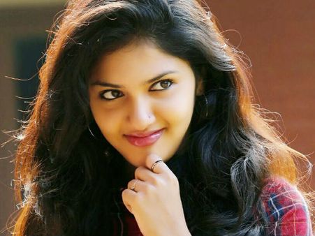 അമ്മയാണെ സത്യം ഇപ്പോള്‍ ആരെയും പ്രേമിക്കുന്നില്ല, രണ്ട് ആത്മാര്‍ത്ഥ പ്രണയങ്ങളുണ്ടായിരുന്നു; ഗായത്രി