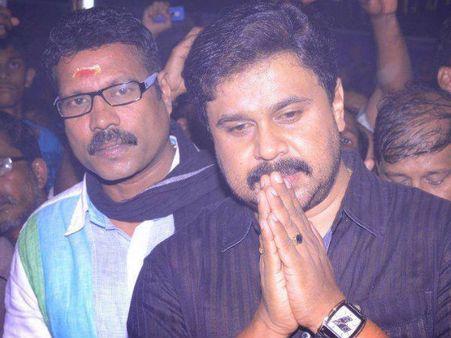 മണിയുണ്ടായിരുന്നെങ്കില്‍ എനിക്ക് വേണ്ടി സംസാരിക്കാന്‍ ഇന്ന് മുന്നില്‍ നിന്നേനെ എന്ന് ദിലീപ്