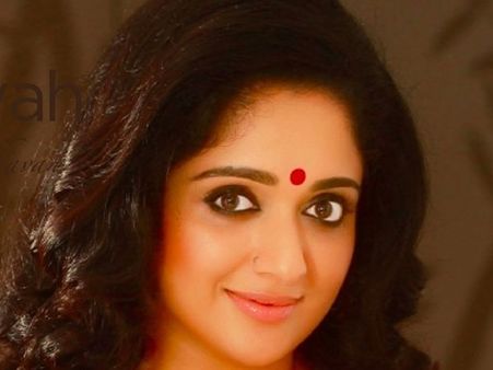 കാവ്യയുമുണ്ട്, യുവാക്കള്‍ ഏറ്റവും കൂടുതല്‍ ശരീരസൗന്ദര്യ ആസ്വദിക്കുന്ന മലയാള സിനിമയിലെ നടിമാര്‍!!